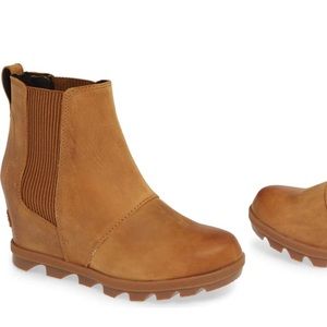 NWT Sorel Joan of Ark II Chelsea in Camel sz 7
